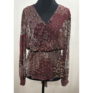 En Focus Studio Y2K Paisley Floral Bell Sleeve Top Large‎ V Neck Burgundy Floral